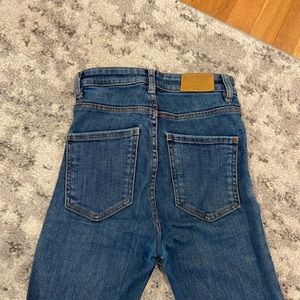 Zara Jeans - ZARA Medium Wash Denim- high-rise Zara Jeans - ZARA Medium Wash Denim- high-rise